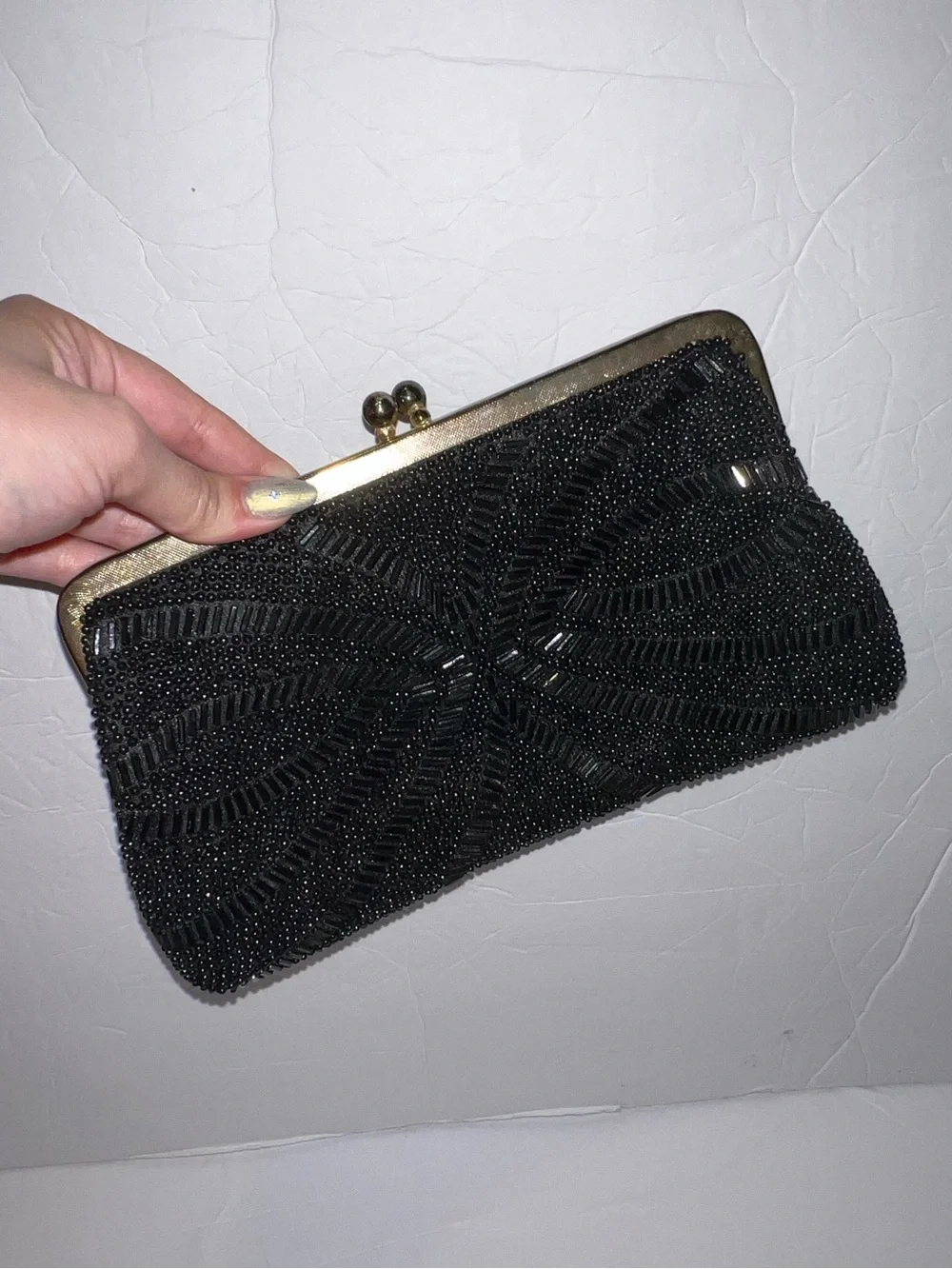 Vintage Beaded Chain Kiss Lock Clutch